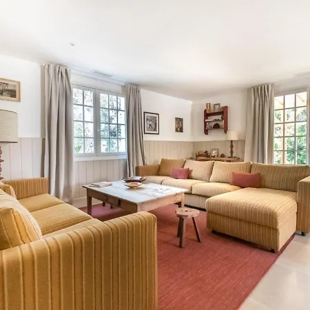Villa Antine For 13 People, Heated Pool, Within Walking Distance *