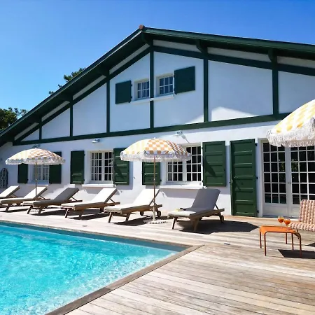 Antine For 13 People, Heated Pool, Within Walking Distance Villa