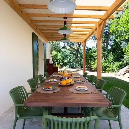 Antine For 13 People, Heated Pool, Within Walking Distance Villa