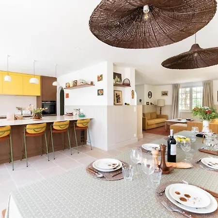 Villa Antine For 13 People, Heated Pool, Within Walking Distance *